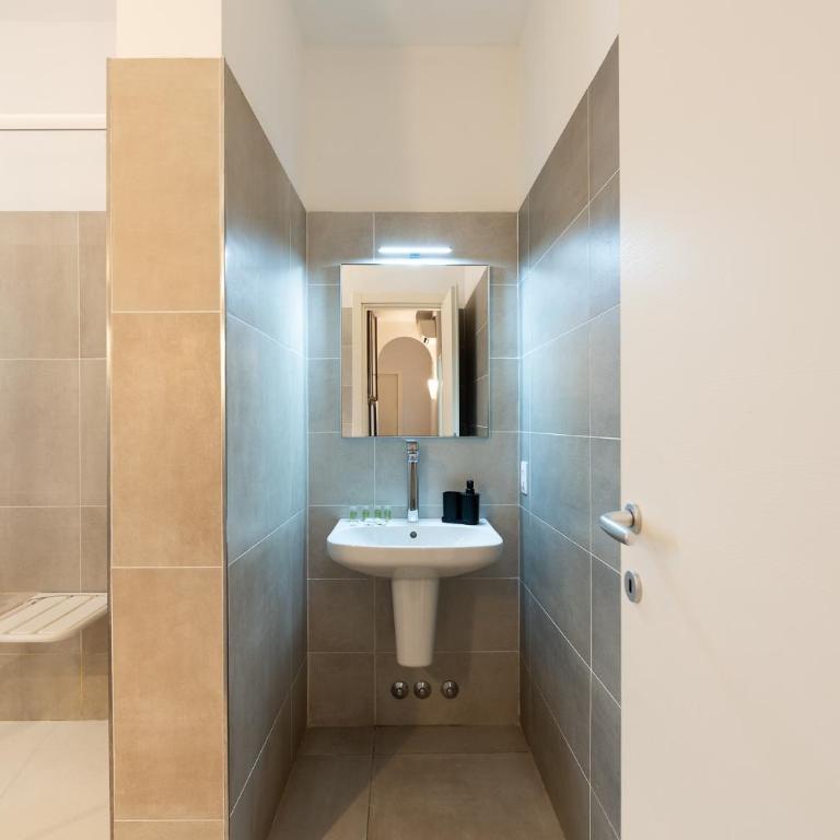 Valtorta Living - Elegant 3BR Apartment MM Turro - Three-Bedroom Apartment - 60