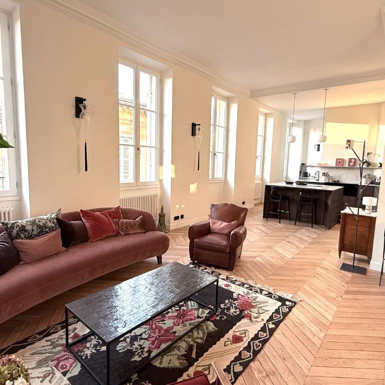 Grand Théâtre Luxury Suite - Air conditionner, Elevator, Ultimate Quiet - Appartement 1 Chambre - 18