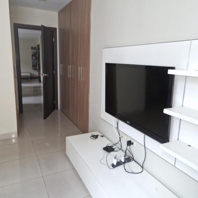 Beautiful Apartment Near Airport - Apartamento de 2 dormitorios - 9