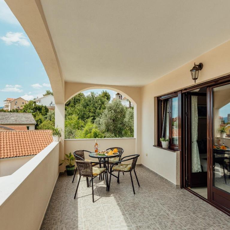 Apartments Kosta - Two-Bedroom Apartment with Balcony and Sea View - 5