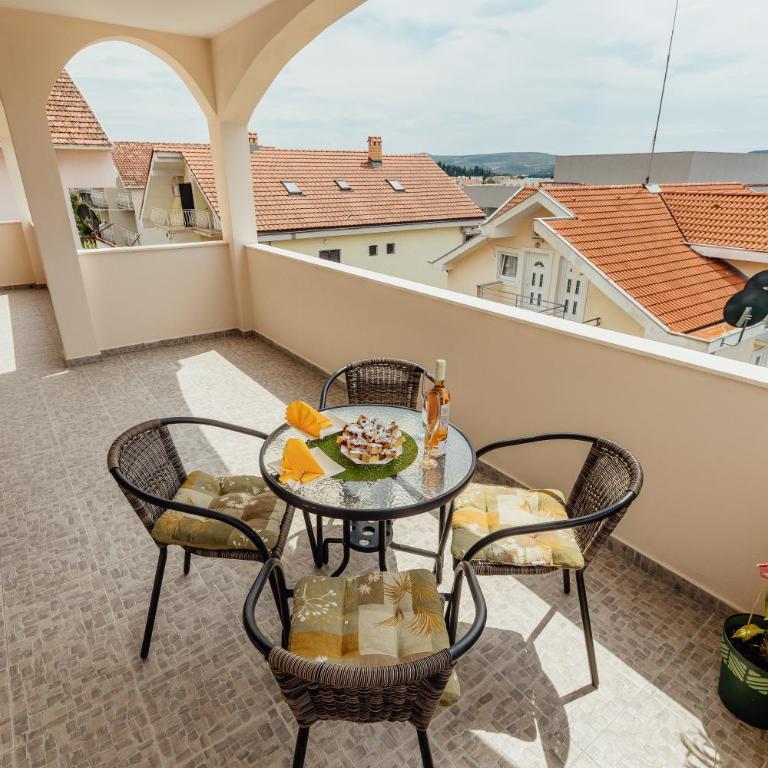 Apartments Kosta - Two-Bedroom Apartment with Balcony and Sea View - 6