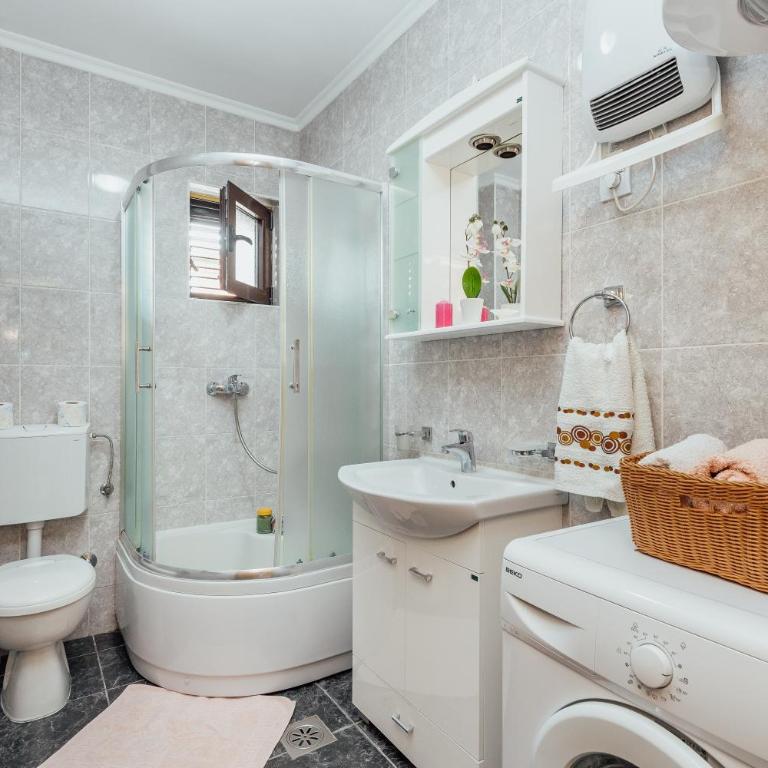 Apartments Kosta - Two-Bedroom Apartment with Balcony and Sea View - 15
