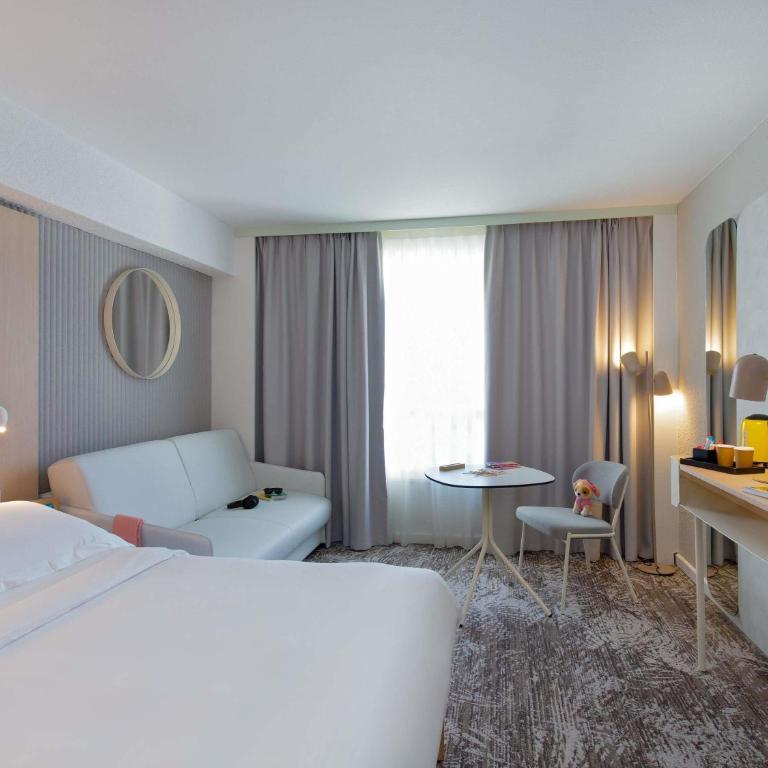 Novotel Aix-en-Provence Pont de L'Arc - Chambre Familiale avec 1 Lit Double et 1 Canapé (2 Personnes) - 6