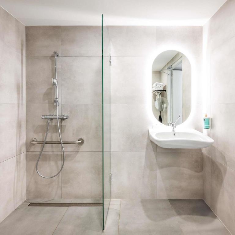 Novotel Grenoble Nord Voreppe - Chambre Double Deluxe accessible aux personnes à mobilité réduite - 6
