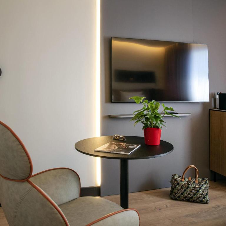 Novotel Nice Arenas Aeroport - City Business Room - 3