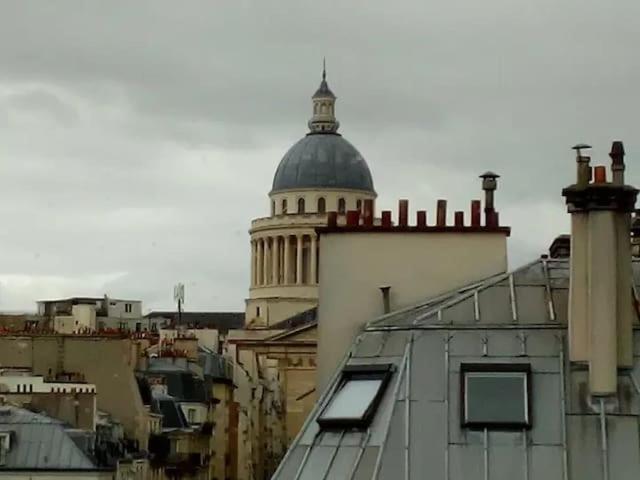 Vue sur Paris Coeur historique Charmant Nid contemporain équipé Ascenseur Climatisation - Appartement 1 Chambre - 12