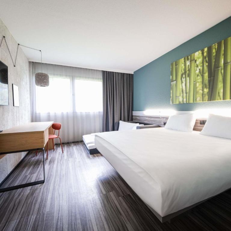 Ibis Styles Linz - Familienzimmer mit Kingsize-Bett und Schlafsofa - 1