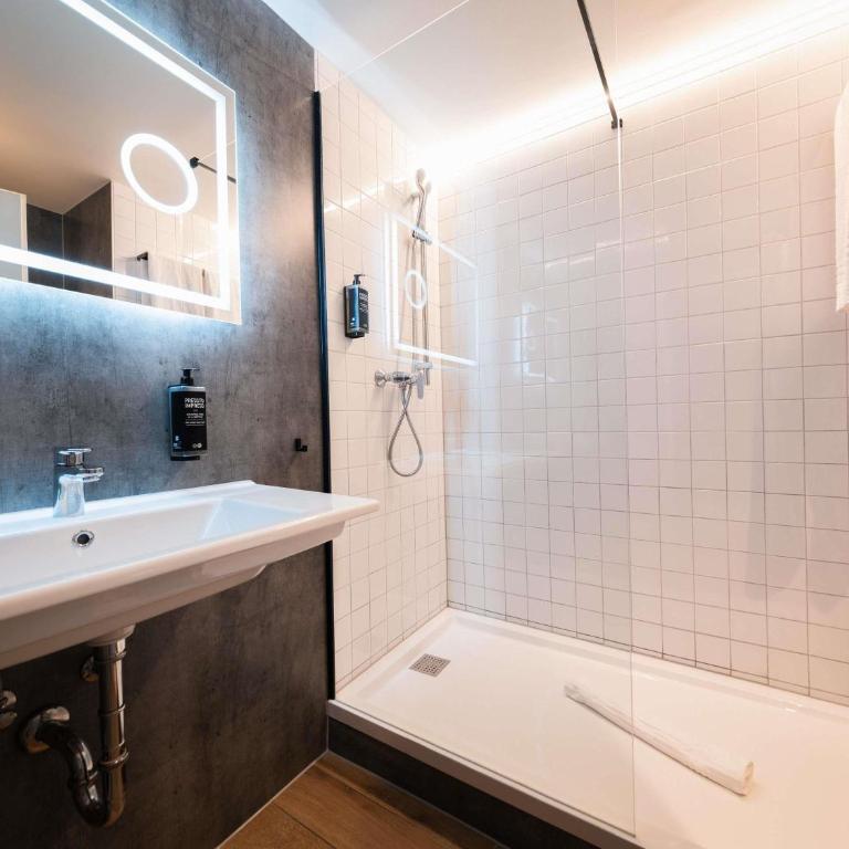Ibis Styles Linz - Familienzimmer mit Kingsize-Bett und Schlafsofa - 5