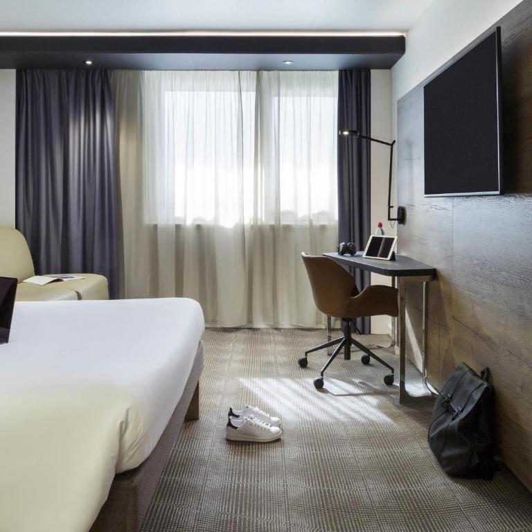 Novotel Lausanne Bussigny - Superior Zimmer mit Queensize-Bett und Sofa - 4