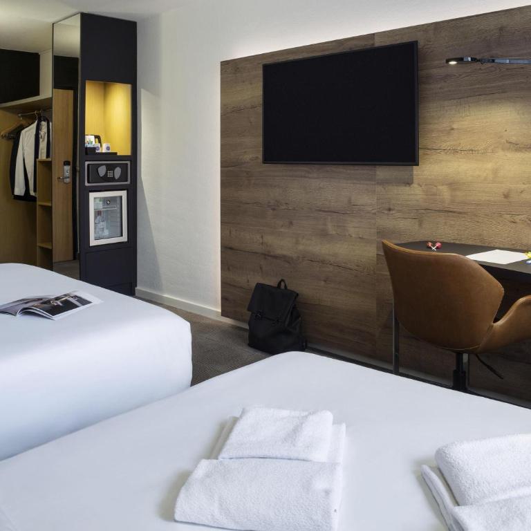 Novotel Lausanne Bussigny - Superior Zimmer mit Queensize-Bett und Sofa - 3
