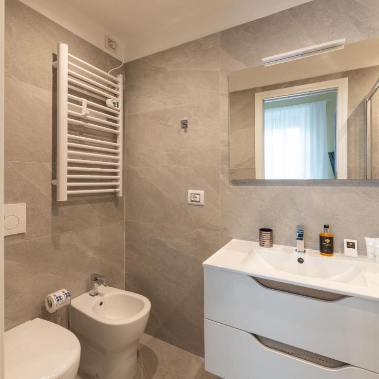 Heart Milan Apartments Duomo Gallery - Two-Bedroom Family Apartment - Galleria del Corso 4 - 20