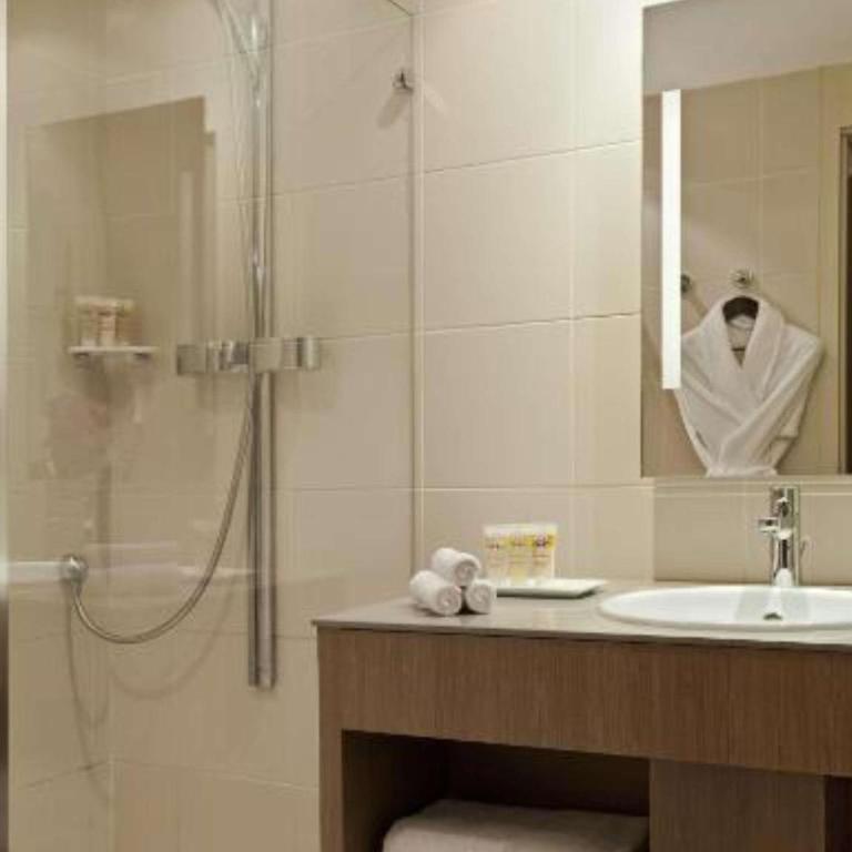 Pullman Bordeaux Lac - Chambre Double Deluxe - Vue sur Lac - 9