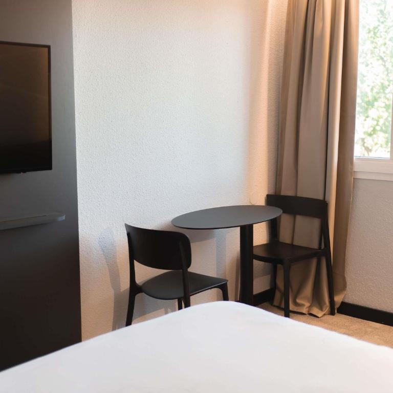 ibis Beziers Est Mediterranee A9/A75 - Chambre Double avec Canapé-Lit - 6