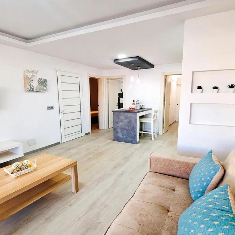 Apartment Bellissima with pool and Wi-Fi, 200m from the sea in Puerto del Carmen - Apartment - 3