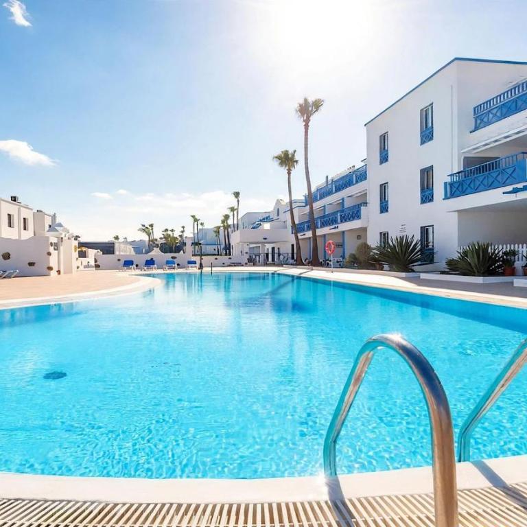 Apartment Bellissima with pool and Wi-Fi, 200m from the sea in Puerto del Carmen - Apartment - 1