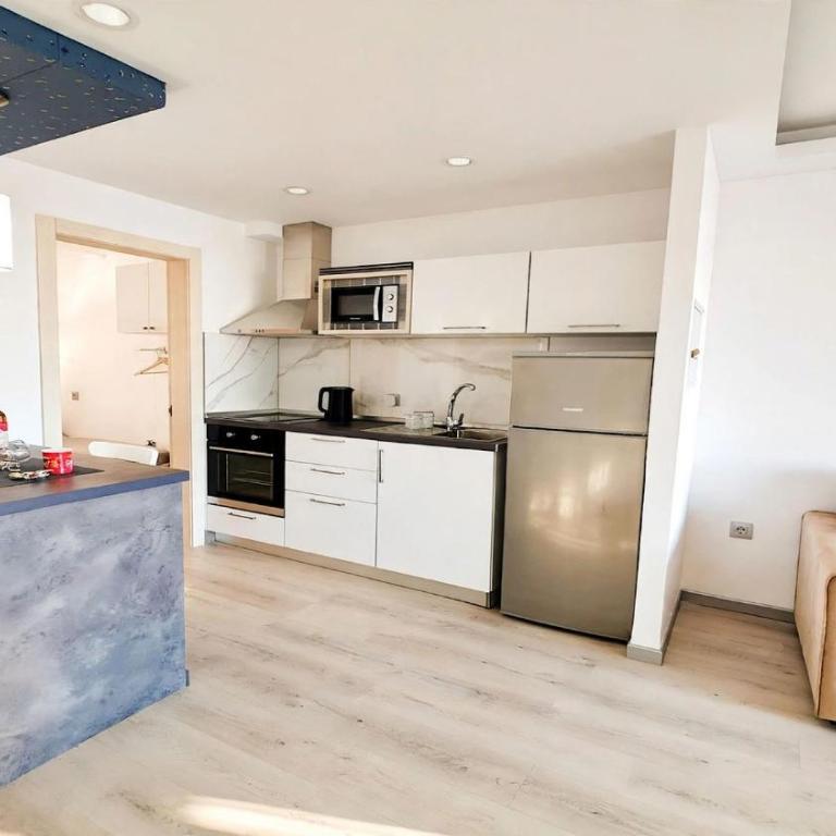 Apartment Bellissima with pool and Wi-Fi, 200m from the sea in Puerto del Carmen - Apartment - 9