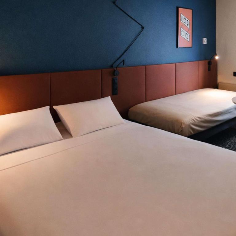 ibis Bordeaux Centre Meriadeck - Chambre Double Standard avec 1 Lit Double et 1 Lit Simple Lit - Non-Fumeurs - 9