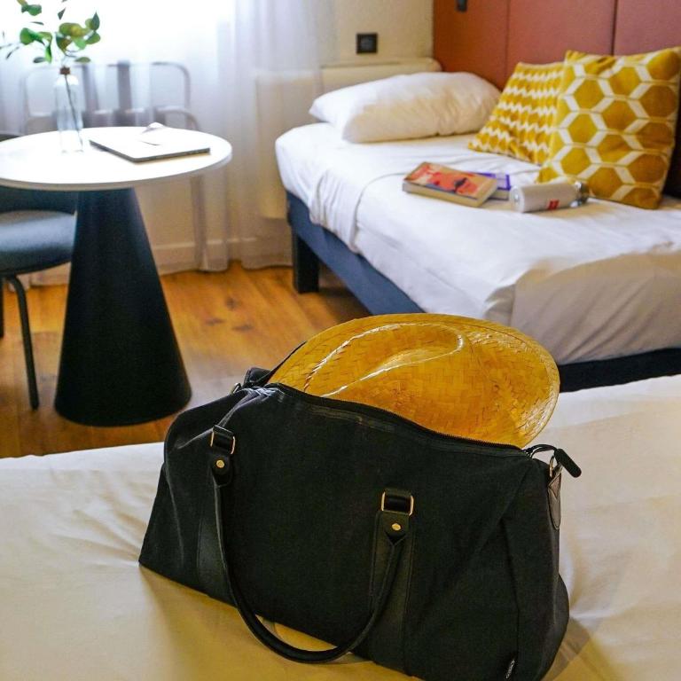ibis Bordeaux Centre Meriadeck - Chambre Supérieure avec 1 Lit Double et 1 Lit Simple - 10