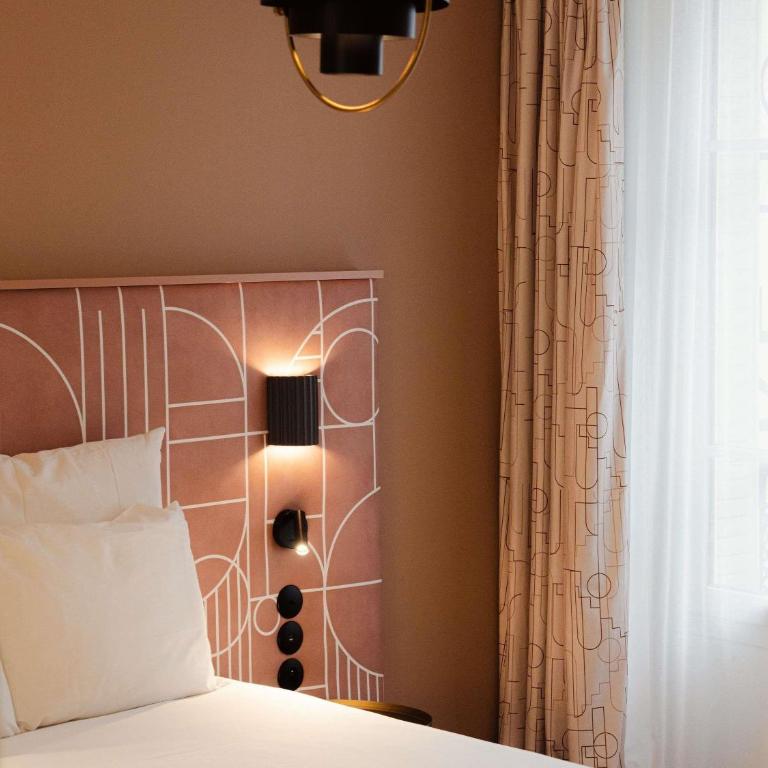 Mercure Paris Opéra Faubourg Montmartre - Chambre Lits Jumeaux Supérieure avec Canapé-Lit - 2