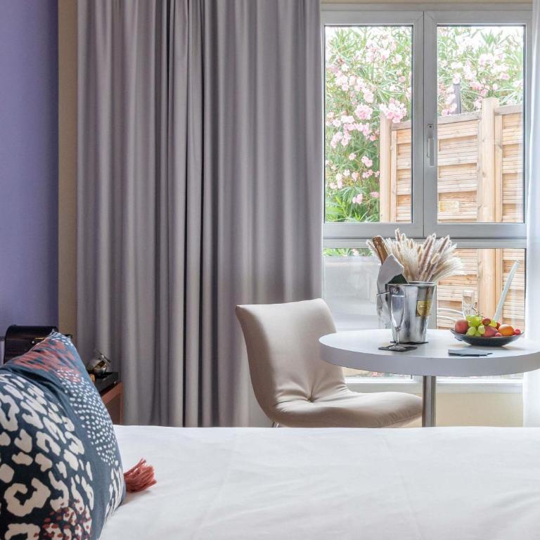Mercure Antibes Sophia Antipolis - Junior Suite mit Doppelbett und Sofa - 5