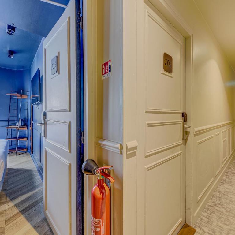 Hôtel Clémence - Habitación Doble con baño privado - 8