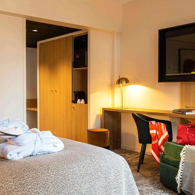 Mercure Carcassonne La Cité - Chambre Lits Jumeaux Supérieure avec Canapé-Lit - 1