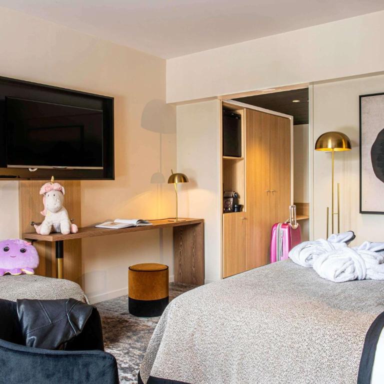 Mercure Carcassonne La Cité - Chambre Lits Jumeaux Supérieure avec Canapé-Lit - 2