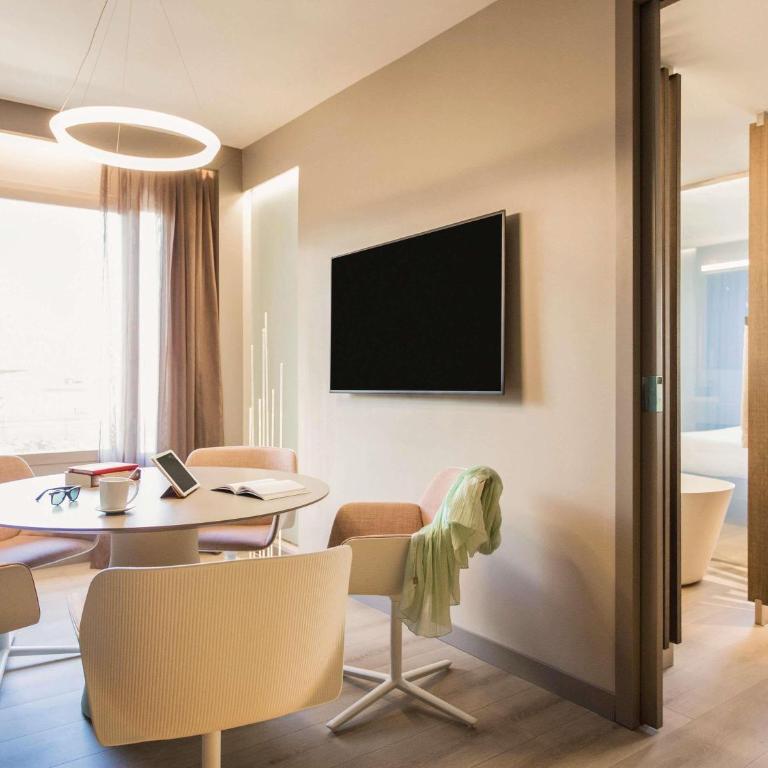 Novotel Madrid Feria and Airport - Suite Junior Queen - Plaza Building - 3