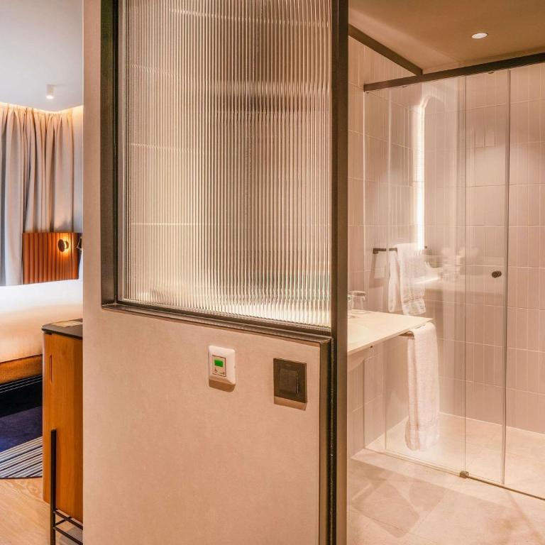 Novotel Madrid Feria and Airport - Chambre Lit Queen-Size Supérieure de Luxe - Accès Mobilité - Bâtiment Deluxe - 7