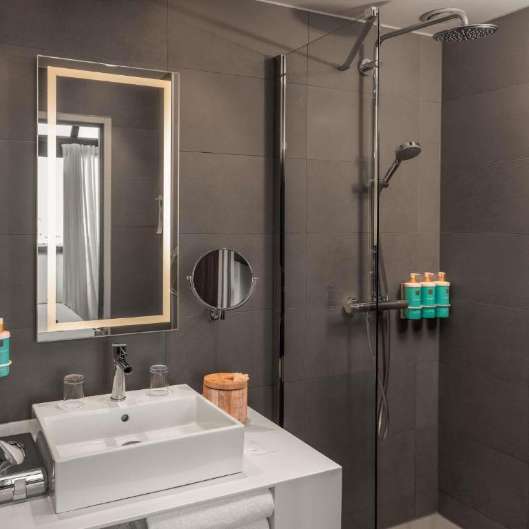 Novotel Paris Vaugirard Montparnasse - Suite Supérieure avec 1 Lit Double - Vue sur Tour Eiffel - 11