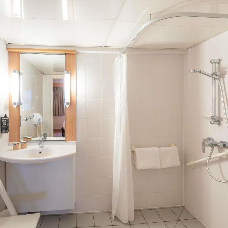 ibis Paris 17 Clichy-Batignolles - Chambre Double Standard - Accessible aux Personnes à Mobilité Réduite - 2