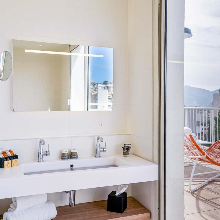Mercure Marseille Centre Prado Vélodrome - Suite Junior avec un Lit King-Size - 5