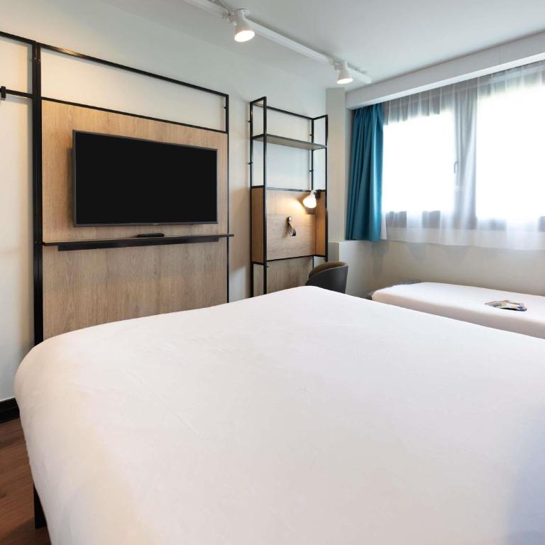 ibis Paris Gare de Lyon Diderot - Chambre Triple avec 1 Lit Double et 1 Canapé-Lit - 6