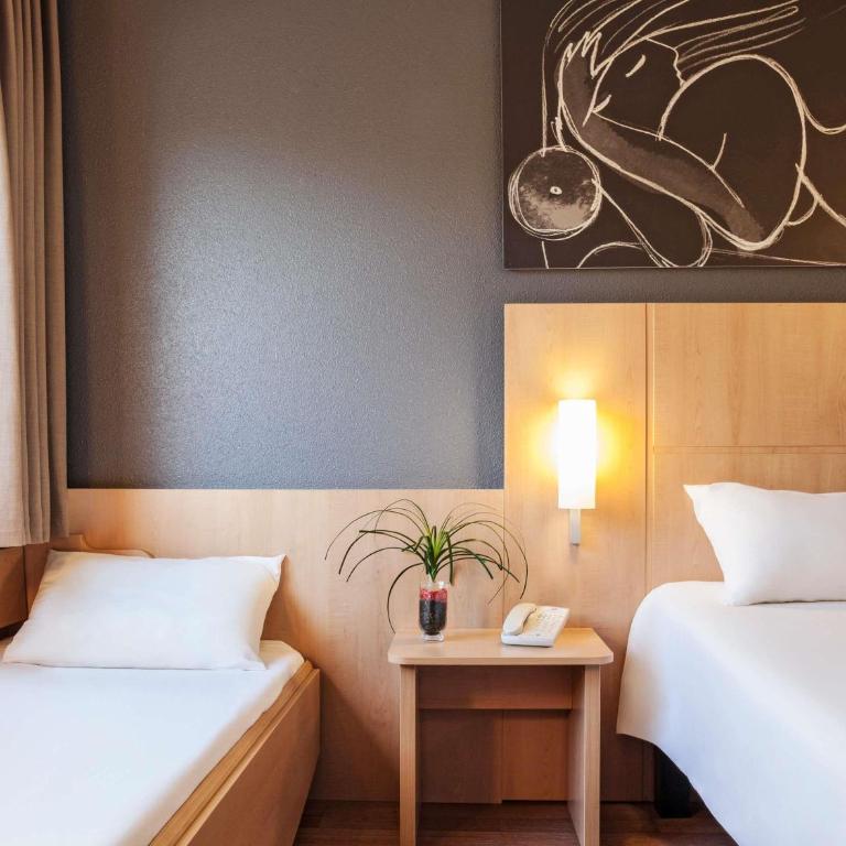 Ibis Barcelona Meridiana - Camera Familiare - 3