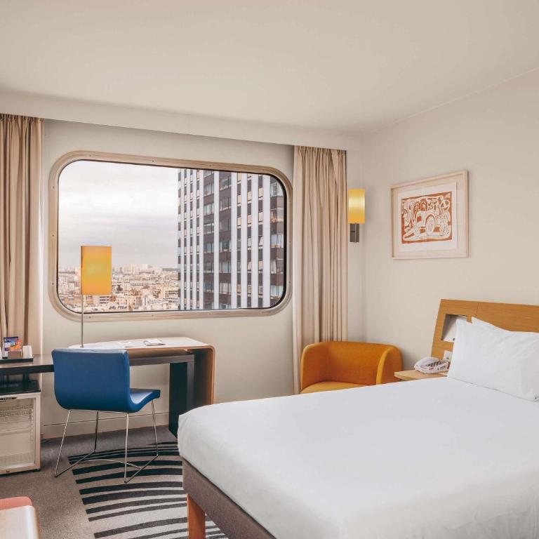 Novotel Paris Centre Tour Eiffel - Chambre Lit Queen-Size Classique - Accessible aux Personnes à Mobilité Réduite - 2