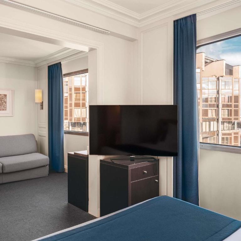 Novotel Paris Centre Tour Eiffel - Suite Junior avec 1 Lit Queen-Size et Canapé - 3