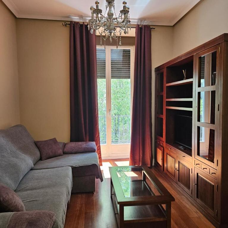 Hostal Arenal Madrid - Camera Tripla con Balcone - 7