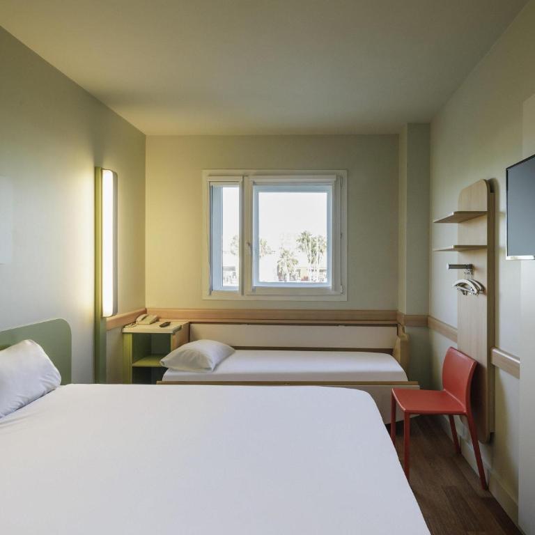 Ibis Budget Málaga Aeropuerto Avenida de Velazquez - Habitación Doble con cama supletoria - 3