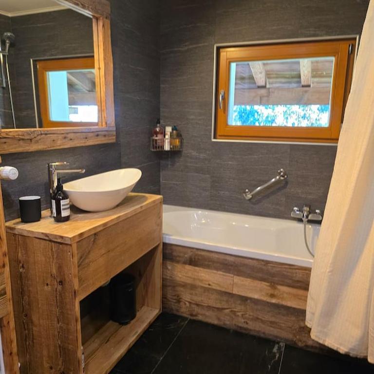 Appart chalet vieux bois, vue Alpes, Crans-Montana - Apartment - 5