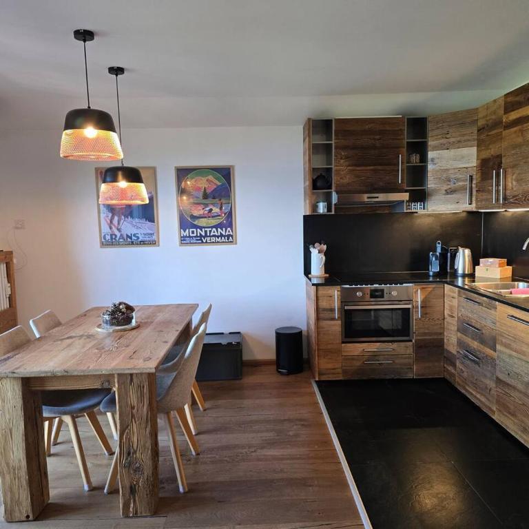 Appart chalet vieux bois, vue Alpes, Crans-Montana - Apartment - 15
