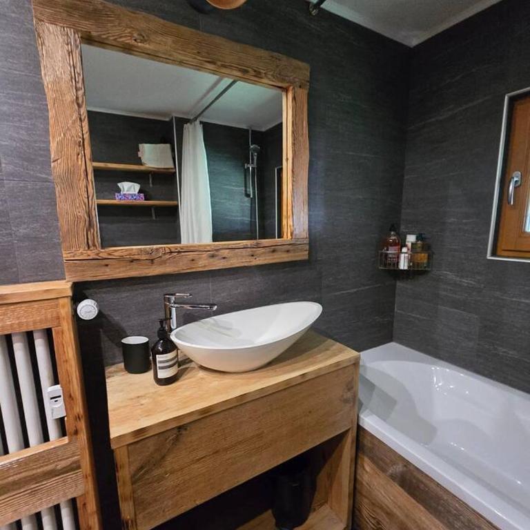 Appart chalet vieux bois, vue Alpes, Crans-Montana - Apartment - 21