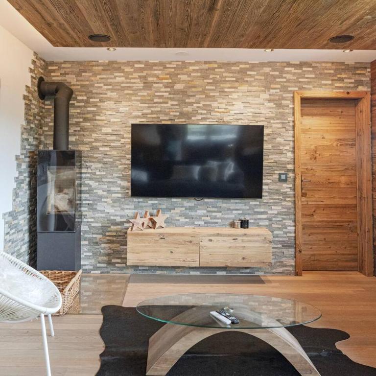 Appart chalet vieux bois, vue Alpes, centre de Villas - Apartment - 14