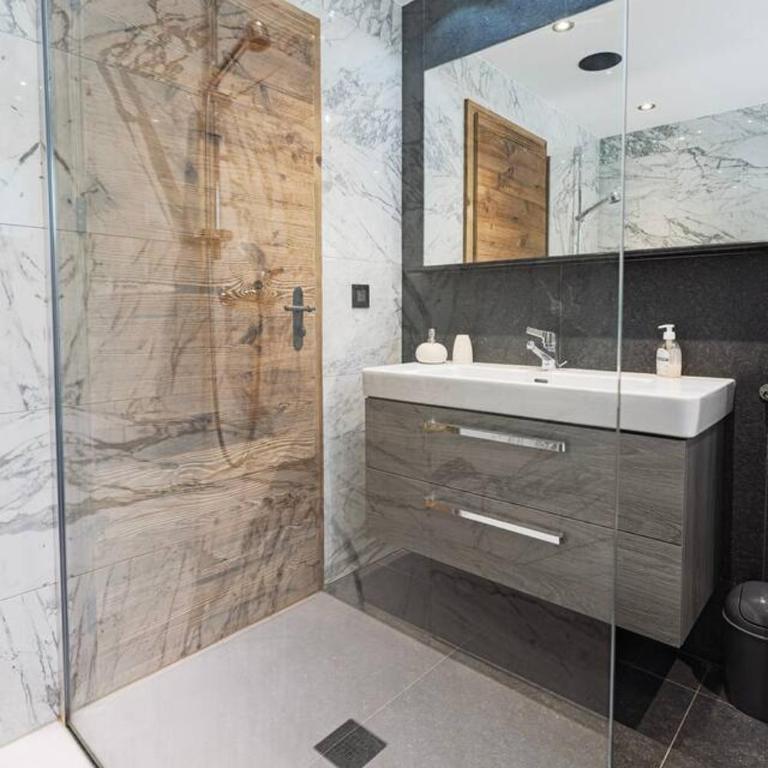 Appart chalet vieux bois, vue Alpes, centre de Villas - Apartment - 73
