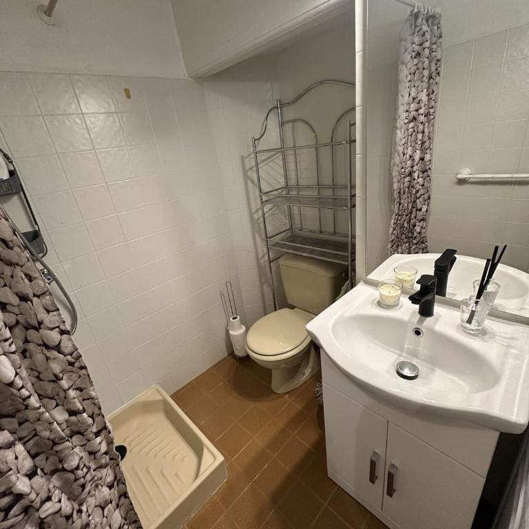 Studio cosy, quartier et rue calme - Appartement 1 Chambre - 3