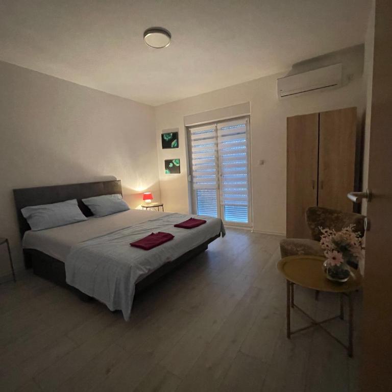 Apartman Elif 2 - Two-Bedroom Apartment with Balcony - 3