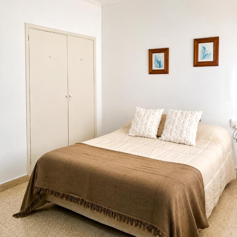 Monoambiente en Mar del Plata a metros de Plaza Colón - One-Bedroom Apartment - 1