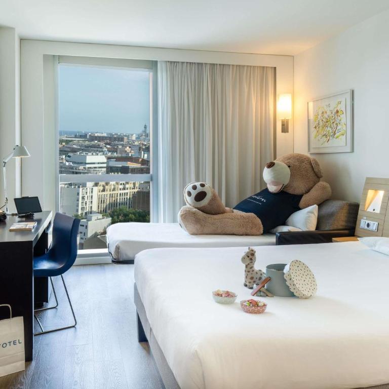 Novotel Barcelona City - Habitación Familiar con vistas a la ciudad - 1