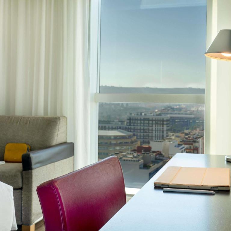 Novotel Barcelona City - Habitación Familiar con vistas a la ciudad - 2
