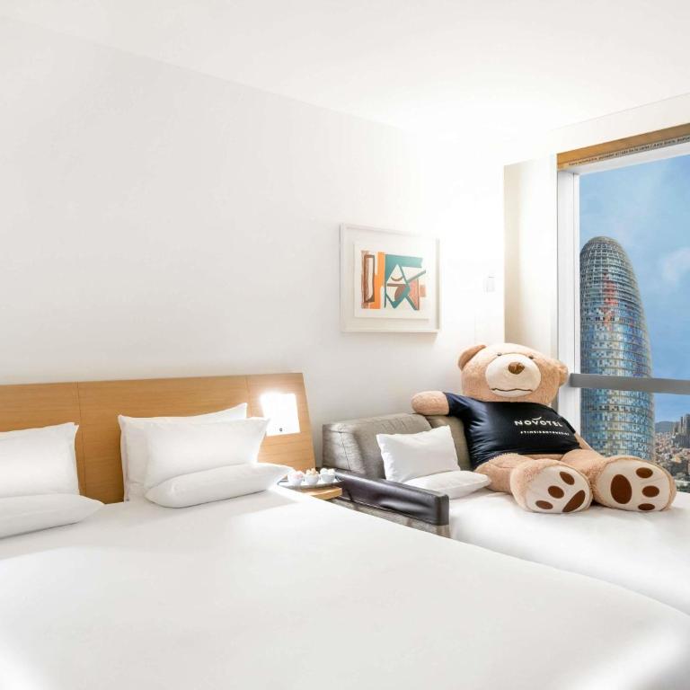 Novotel Barcelona City - Habitación Familiar con vistas a la ciudad - 10