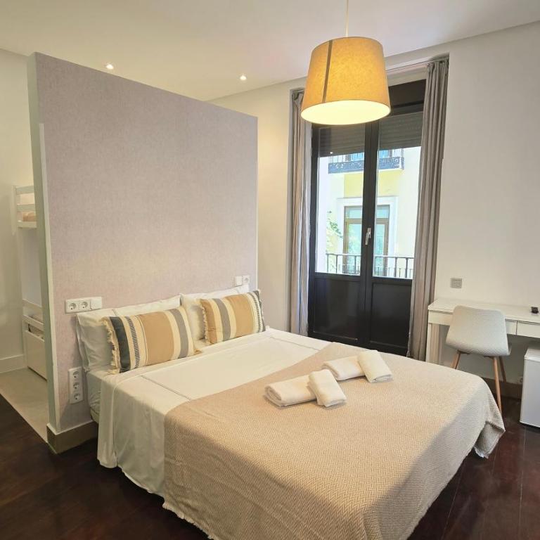 Das Barbieri by DAS HOSTALES - Vierbettzimmer mit Balkon - 7